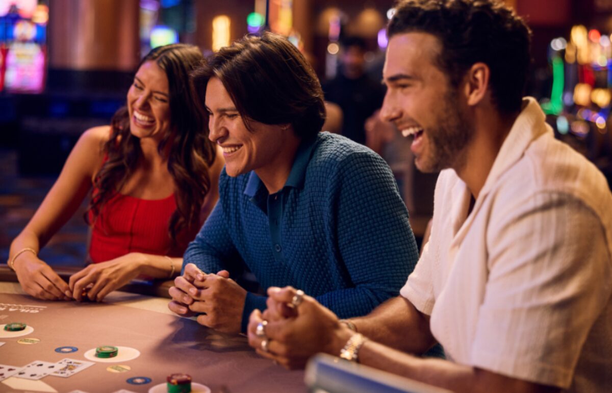 Trío de mesas de juego 2